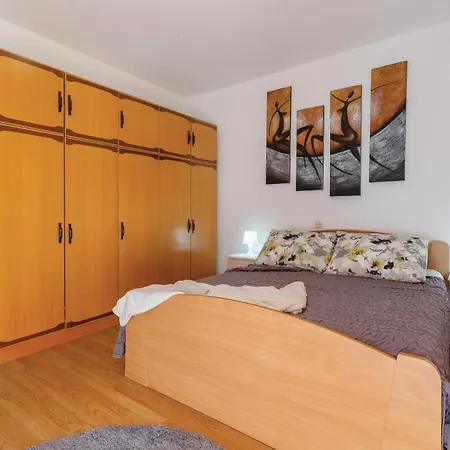 Holiday home Stunning Apartment In Rabac With Kitchen *