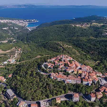 Stunning Apartment In Rabac With Kitchen Holiday home