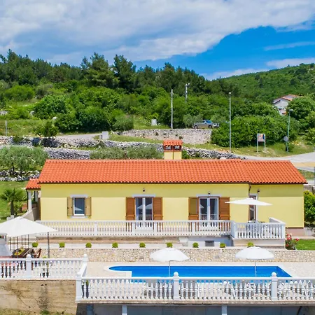 Stunning Apartment In Rabac With Kitchen Holiday home *