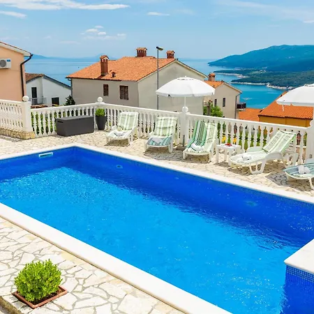 Stunning Apartment In Rabac With Kitchen Holiday home *