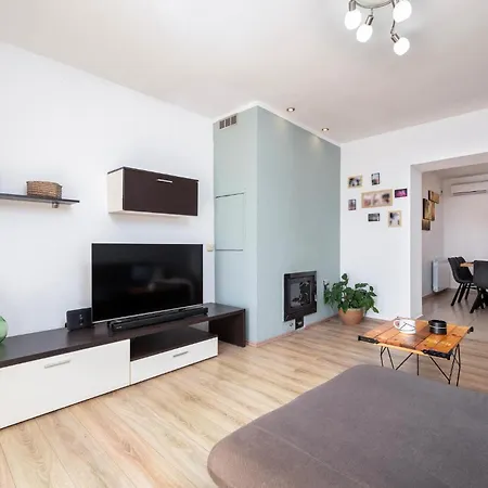 Semesterbostad Stunning Apartment In Rabac With Kitchen *