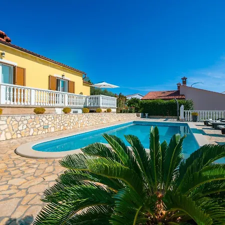 Cozy Apartment In Rabac With Wifi Rabac