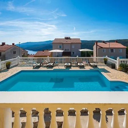 Cozy Apartment In Rabac With Wifi
